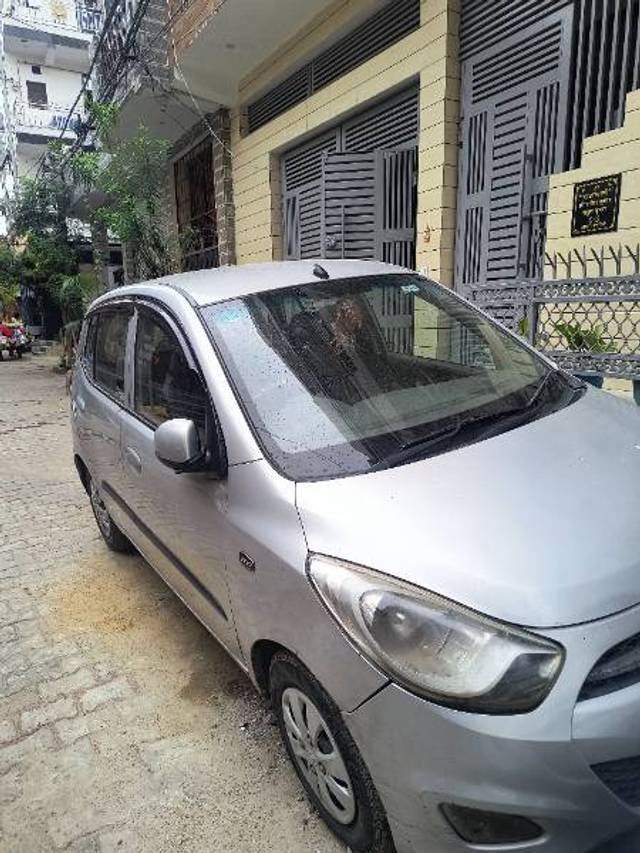 https://images10.gaadi.com/usedgaadi-sellcar/UsedCar/f5664ab0a/9d09fcc7-59a6-4596-b153-eea980109bbb.jpg?imwidth=6400