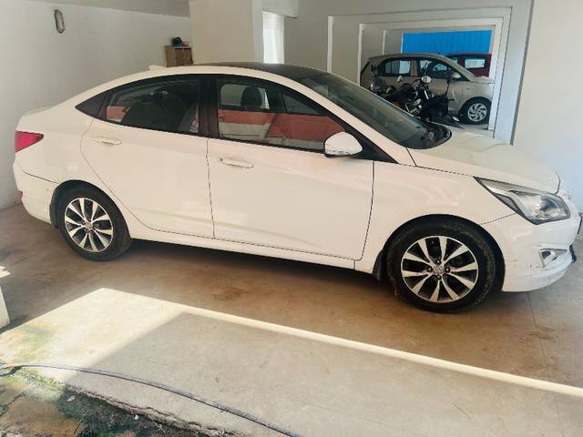 https://images10.gaadi.com/usedgaadi-sellcar/UsedCar/f56662e4a/07cab239-0e5b-44b2-9215-9487cd475e4e.jpeg?imwidth=6401