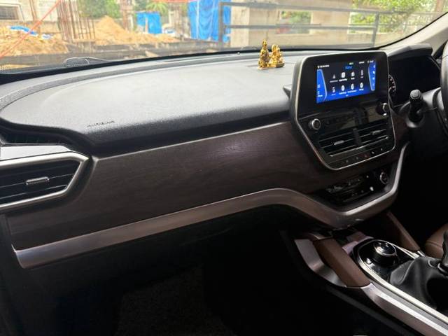 https://images10.gaadi.com/usedgaadi-sellcar/UsedCar/f566b4d4a/b60fd7d2-bdc6-4bd3-82eb-b94b8af3cd03.jpg?imwidth=6402