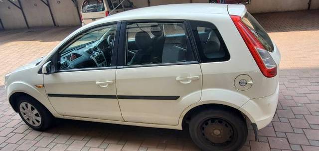 https://images10.gaadi.com/usedgaadi-sellcar/UsedCar/f566becda/c268086b-3b3e-450a-981e-561c0560a509.jpg?imwidth=6401