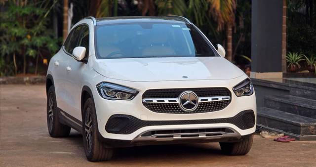 https://images10.gaadi.com/usedgaadi-sellcar/UsedCar/f566d0d6a/ce6b04b4-5547-40ff-afc6-f4bdc129bd8a.jpg?imwidth=6400