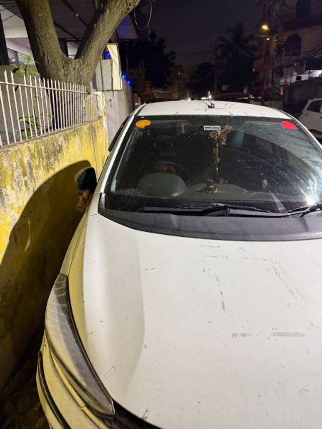 https://images10.gaadi.com/usedgaadi-sellcar/UsedCar/f566eb05a/bd7b211a-0b31-48d7-8c16-e2ed49397e47.jpeg?imwidth=6402