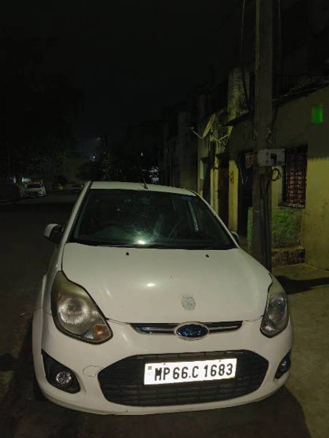https://images10.gaadi.com/usedgaadi-sellcar/UsedCar/f566ec0aa/466df879-dfa0-4570-bcef-1bb60714e526.jpg?imwidth=6402