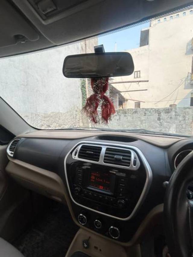 https://images10.gaadi.com/usedgaadi-sellcar/UsedCar/f5671617a/caf948b5-5897-4172-90fd-9a5e8235f177.jpg?imwidth=6401