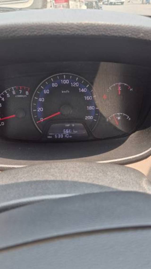 https://images10.gaadi.com/usedgaadi-sellcar/UsedCar/f5672245a/2f4b58d9-ea9c-4daf-917c-7869e32f60da.jpg?imwidth=6402