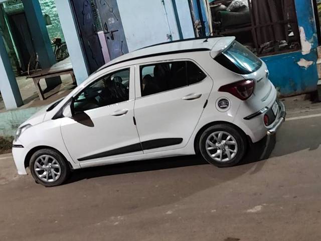 https://images10.gaadi.com/usedgaadi-sellcar/UsedCar/f567409ba/8da2d234-e26d-4cfc-bd5a-aafa5abc1a3e.jpg?imwidth=6400