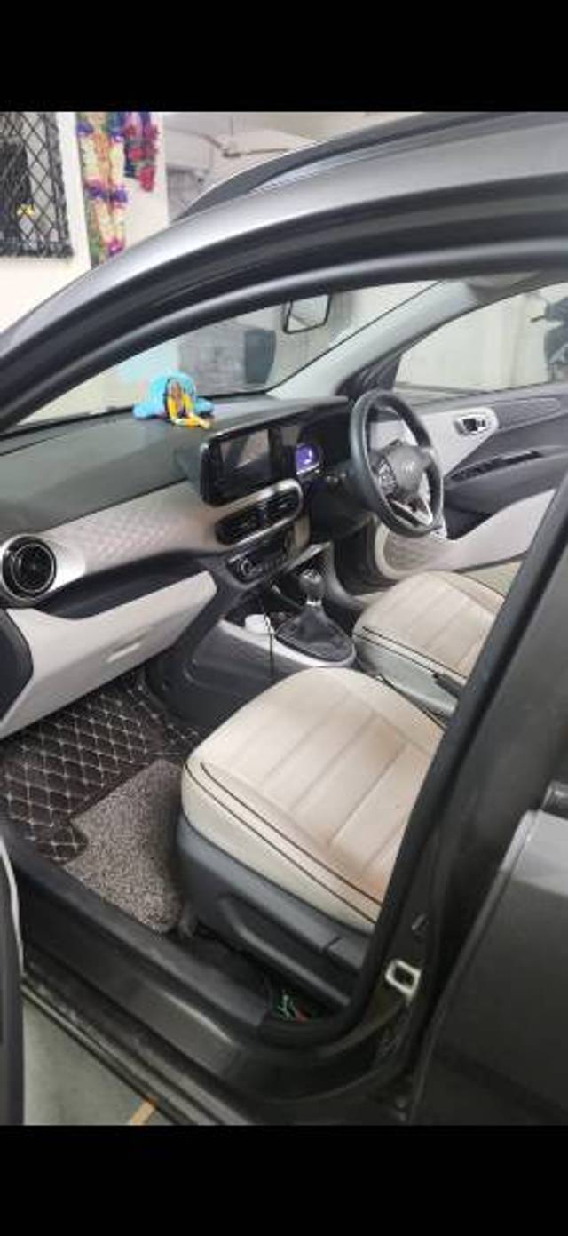 https://images10.gaadi.com/usedgaadi-sellcar/UsedCar/f56784bea/9bf16a42-b3e6-44a9-b7d8-74ea6a3f80c4.jpg?imwidth=6401