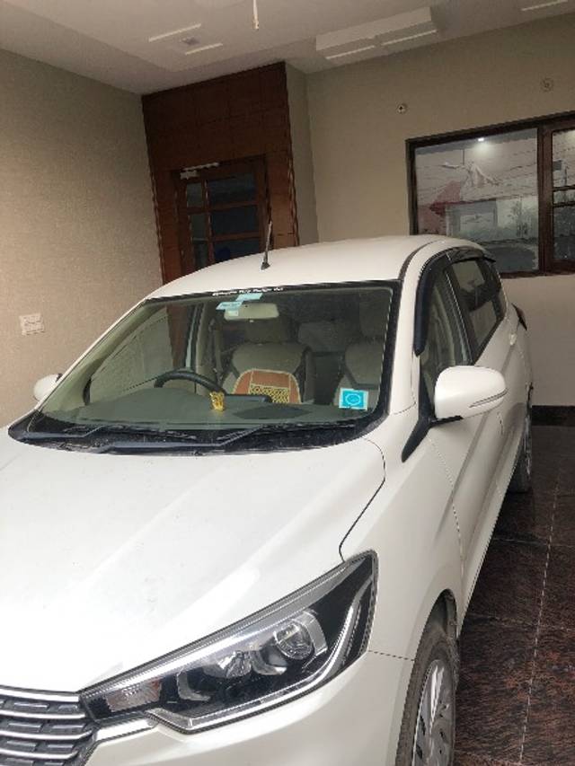 https://images10.gaadi.com/usedgaadi-sellcar/UsedCar/f5687138a/035f94b2-57ce-4943-8172-ca8d3ae36ed8.jpeg?imwidth=6401