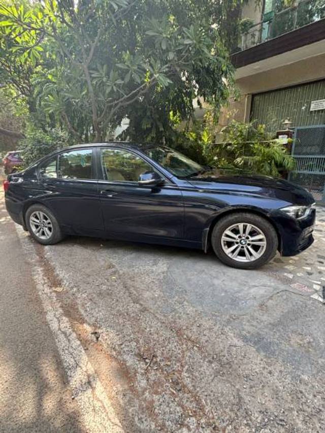 https://images10.gaadi.com/usedgaadi-sellcar/UsedCar/f56981b2a/53c7460e-4324-4d25-b8d2-4613c50c92e9.jpg?imwidth=6401