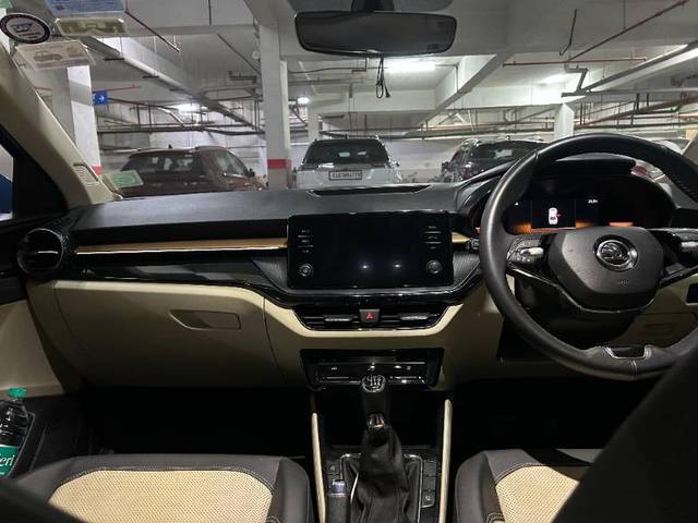 https://images10.gaadi.com/usedgaadi-sellcar/UsedCar/f5699a74a/d63aa5b5-2dec-446d-9ec0-8f42eb77e639.jpeg?imwidth=6402