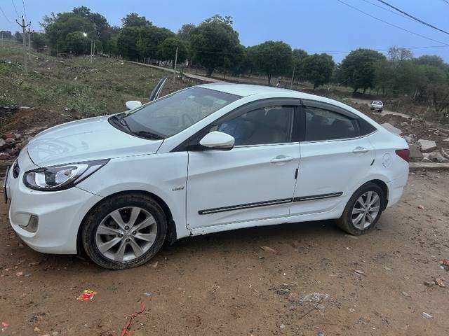 https://images10.gaadi.com/usedgaadi-sellcar/UsedCar/f569a27ba/305e24d7-fca5-4519-ba54-6df0a5d6419f.jpeg?imwidth=6400