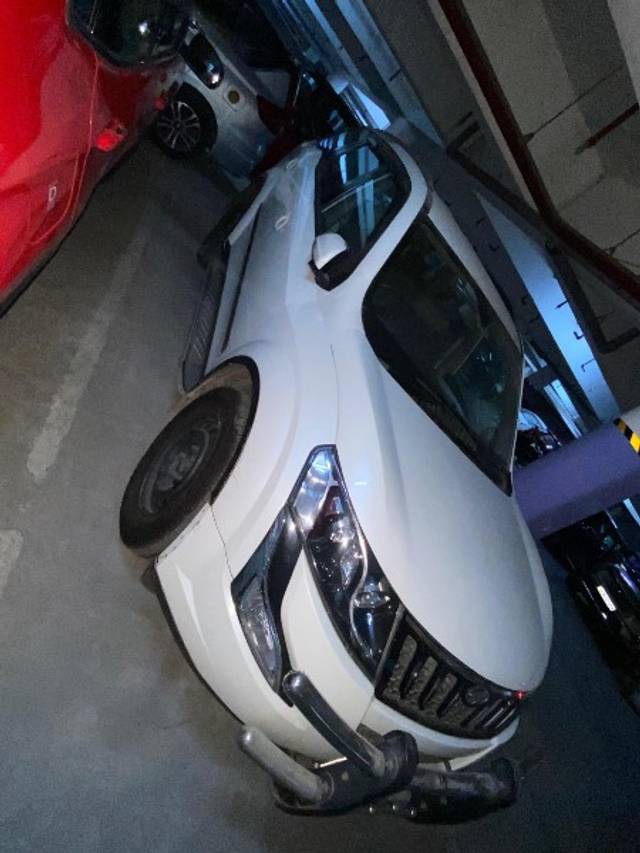 https://images10.gaadi.com/usedgaadi-sellcar/UsedCar/f569a68aa/bb41c65c-38fd-438b-8d15-9f92f77722b6.jpeg?imwidth=6402