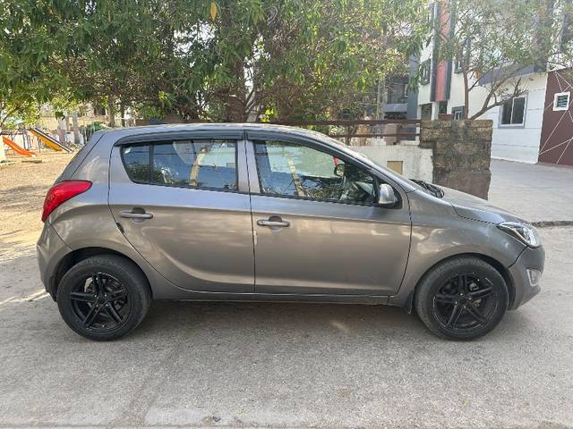 https://images10.gaadi.com/usedgaadi-sellcar/UsedCar/f569e5aba/49502f80-8d50-43e5-a1ce-b4718ec4b7ea.jpeg?imwidth=6401