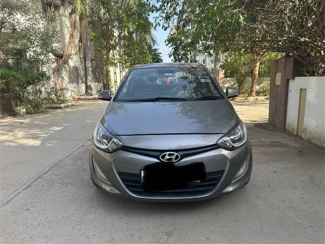 https://images10.gaadi.com/usedgaadi-sellcar/UsedCar/f569e5aba/d0d62251-54cf-471c-9453-1132670921bb.jpeg?imwidth=6400
