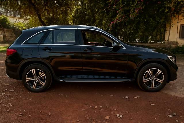 https://images10.gaadi.com/usedgaadi-sellcar/UsedCar/f569f97ca/4210b89a-5e9c-4dc3-b67e-e1c159138829.png?imwidth=6401