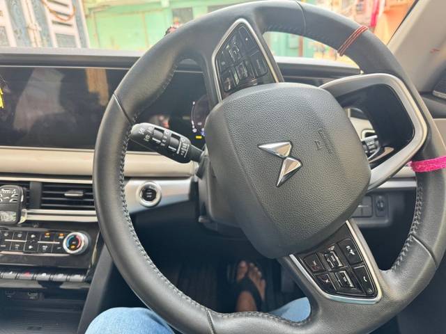 https://images10.gaadi.com/usedgaadi-sellcar/UsedCar/f56a6261a/d863bacb-df2c-4a01-a535-d665f9ad3f96.jpeg?imwidth=6401