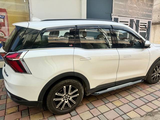 https://images10.gaadi.com/usedgaadi-sellcar/UsedCar/f56a6261a/e167527b-9035-41aa-a53a-db5ac9f395f7.jpeg?imwidth=6402