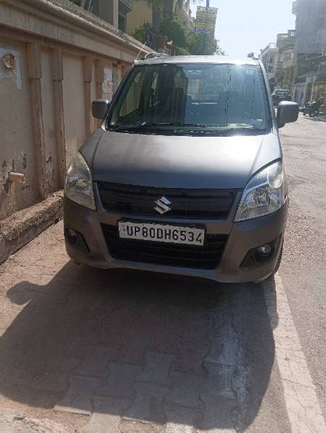 https://images10.gaadi.com/usedgaadi-sellcar/UsedCar/f56b1150a/2d2d2f7d-c1a6-4bfc-954b-9a86659b97f9.jpg?imwidth=6400