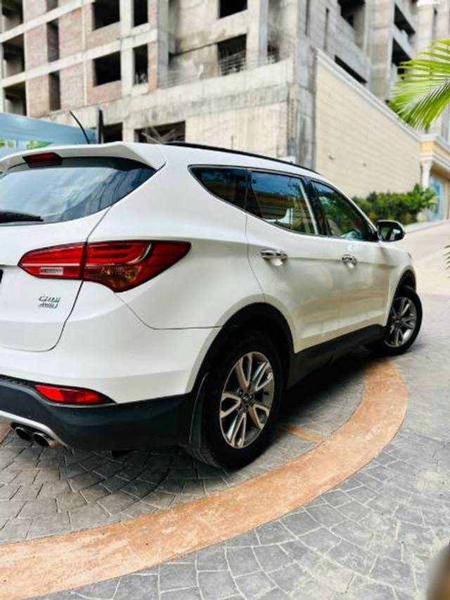 https://images10.gaadi.com/usedgaadi-sellcar/UsedCar/f56b38c8a/11d4929c-4d4e-4eb0-88f3-4fd75c7bfbfd.jpg?imwidth=6402