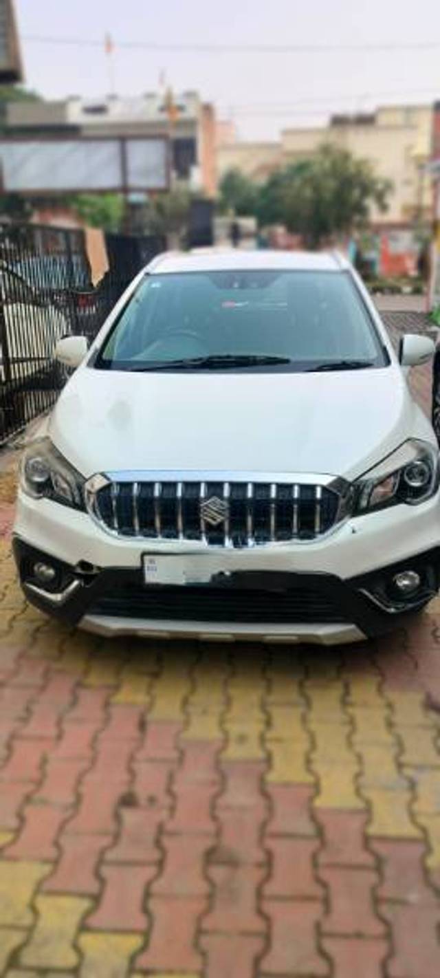 https://images10.gaadi.com/usedgaadi-sellcar/UsedCar/f56b63cca/60d9d744-bdd4-4f2d-9656-ebf706e99699.jpg?imwidth=6400