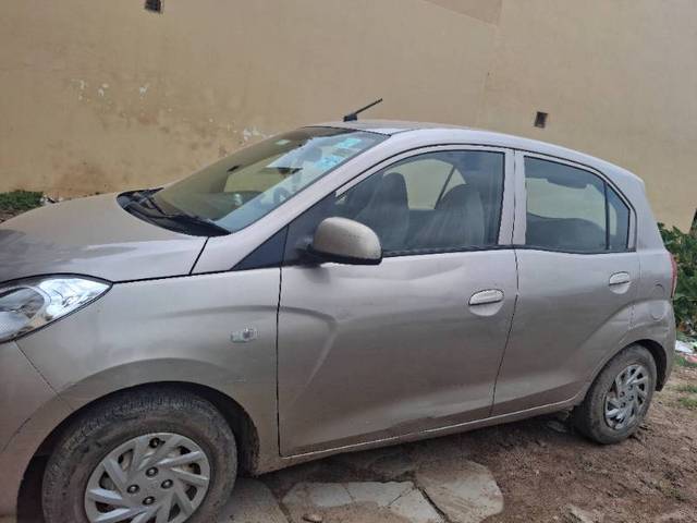 https://images10.gaadi.com/usedgaadi-sellcar/UsedCar/f56b9809a/e90dd0bf-c82c-4a62-9823-6e4f9d25c45c.jpg?imwidth=6400