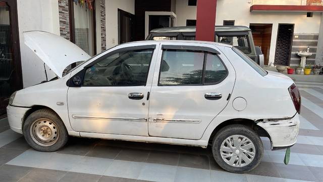 https://images10.gaadi.com/usedgaadi-sellcar/UsedCar/f56b9a88a/aadb3c63-9ceb-4f83-9a36-4e54d30f3b38.jpeg?imwidth=6400