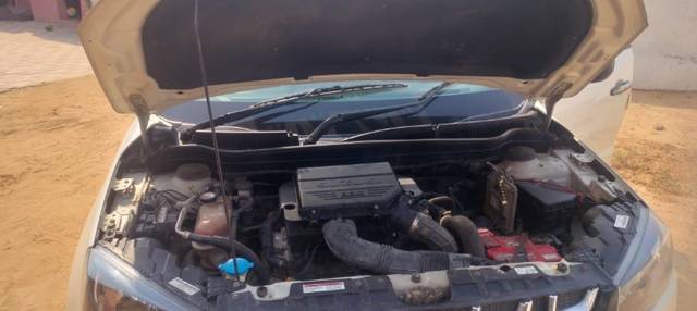 https://images10.gaadi.com/usedgaadi-sellcar/UsedCar/f56bcf27a/7aa59f0d-e579-48c4-9e75-2a7b15674564.jpeg?imwidth=6402