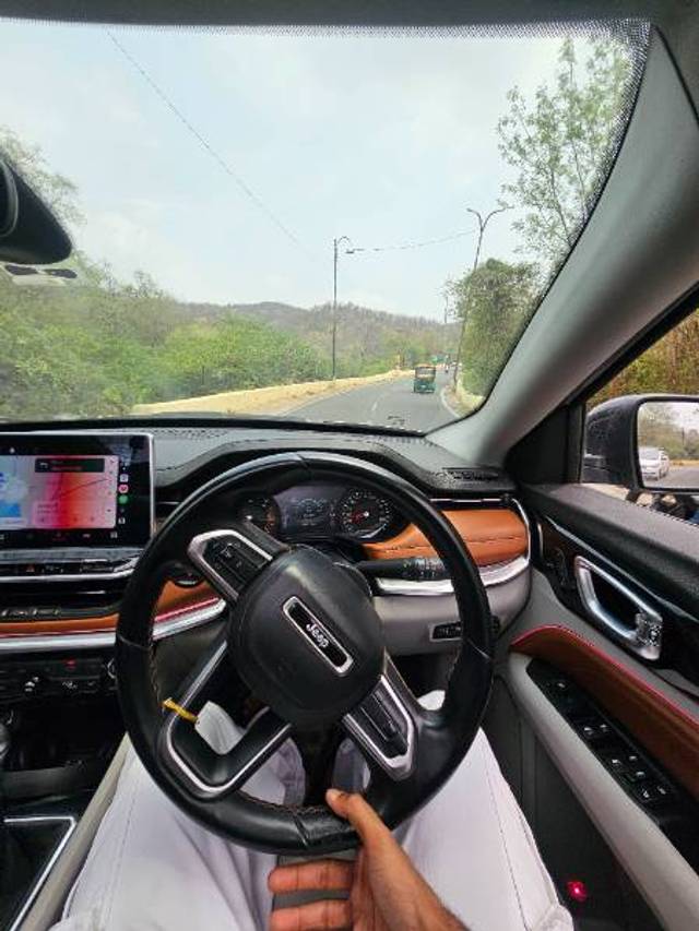 https://images10.gaadi.com/usedgaadi-sellcar/UsedCar/f56c15e8a/14349b5d-4931-424a-9221-dea04603f738.jpg?imwidth=6401