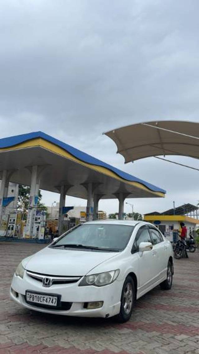https://images10.gaadi.com/usedgaadi-sellcar/UsedCar/f56c2f2ca/af587128-86f6-4c42-a9e6-7e61bbd669b8.jpg?imwidth=6400