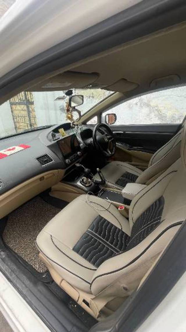 https://images10.gaadi.com/usedgaadi-sellcar/UsedCar/f56c2f2ca/fb79b5cb-c705-4db0-b32f-d9c2fccc3ba1.jpg?imwidth=6402