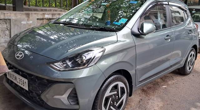 https://images10.gaadi.com/usedgaadi-sellcar/UsedCar/f56d1d81a/d9b42b4c-4e95-43ff-9f35-5ee98aca8567.jpg?imwidth=6400