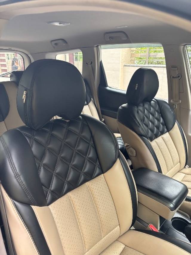 https://images10.gaadi.com/usedgaadi-sellcar/UsedCar/f56d4623a/f24dccf8-fa06-458f-ab1c-3c2d3b1bd39b.jpeg?imwidth=6402