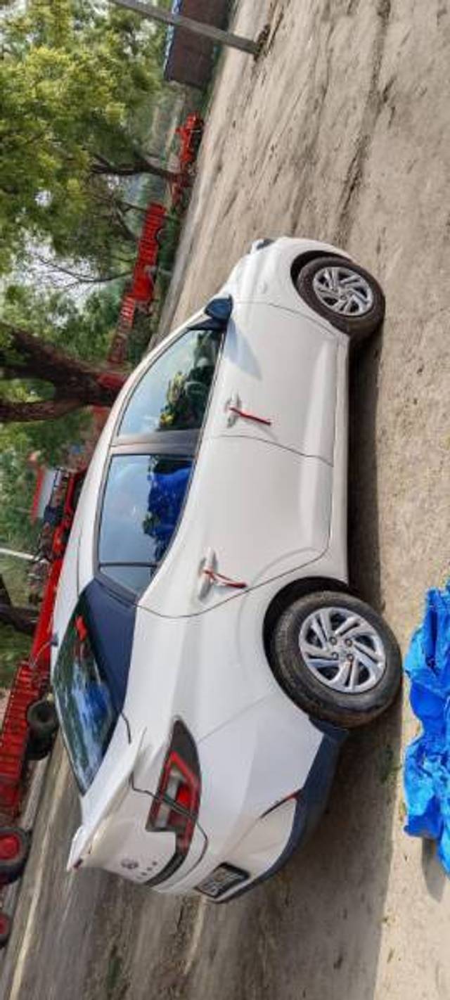 https://images10.gaadi.com/usedgaadi-sellcar/UsedCar/f56d844ba/7b110001-6774-4d20-a56f-bc1bf79907af.jpg?imwidth=6402