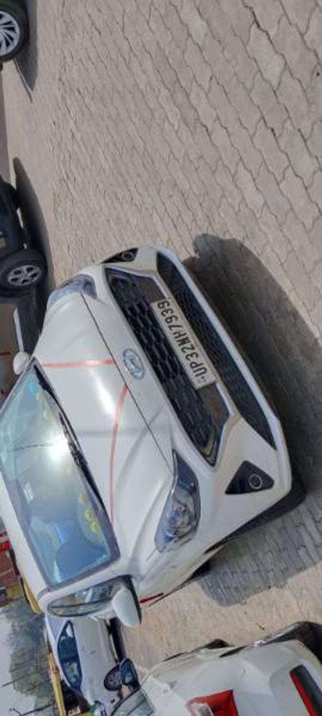 https://images10.gaadi.com/usedgaadi-sellcar/UsedCar/f56d844ba/ac376018-4757-4b21-a643-4a3bbd0e92b5.jpg?imwidth=6401
