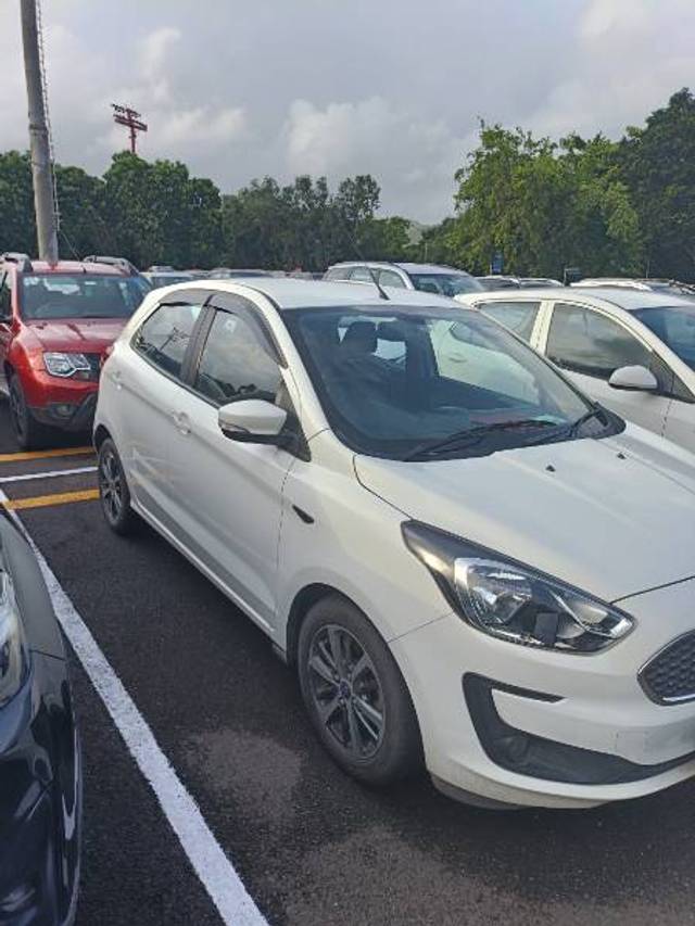 https://images10.gaadi.com/usedgaadi-sellcar/UsedCar/f56e3cf9a/f696d3c4-ab1e-45bd-a2e5-f9eaf90e70fc.jpg?imwidth=6400