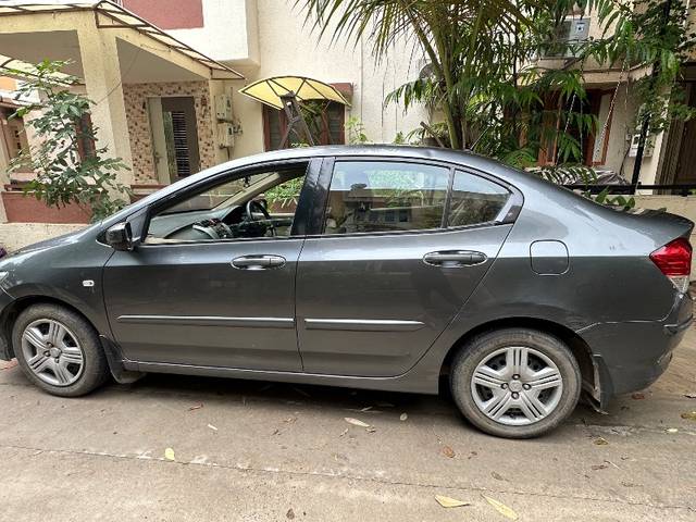 https://images10.gaadi.com/usedgaadi-sellcar/UsedCar/f56e5007a/8948a710-c44d-405f-b9e1-1f5df4cf63c8.jpeg?imwidth=6402