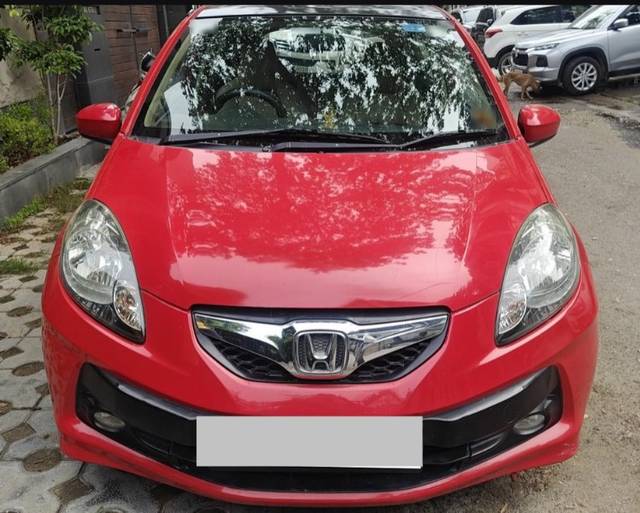 https://images10.gaadi.com/usedgaadi-sellcar/UsedCar/f56e749ea/7cf3b873-8345-4a04-9a8f-1ab624c405fd.jpeg?imwidth=6402