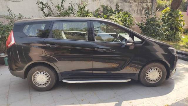 https://images10.gaadi.com/usedgaadi-sellcar/UsedCar/f56ea3a0a/13bb6561-8346-4730-b59c-12999210a784.jpg?imwidth=6402