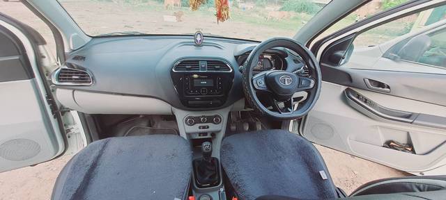 https://images10.gaadi.com/usedgaadi-sellcar/UsedCar/f56eb367a/4e938654-1bb1-44ee-8900-16a9f3ead4e8.jpg?imwidth=6402