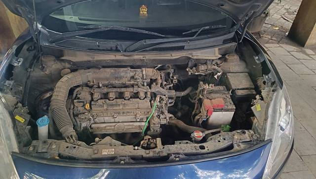 https://images10.gaadi.com/usedgaadi-sellcar/UsedCar/f56f3ae2a/faa240ab-cede-4d0f-af3b-5590e8d93ee8.jpg?imwidth=6402