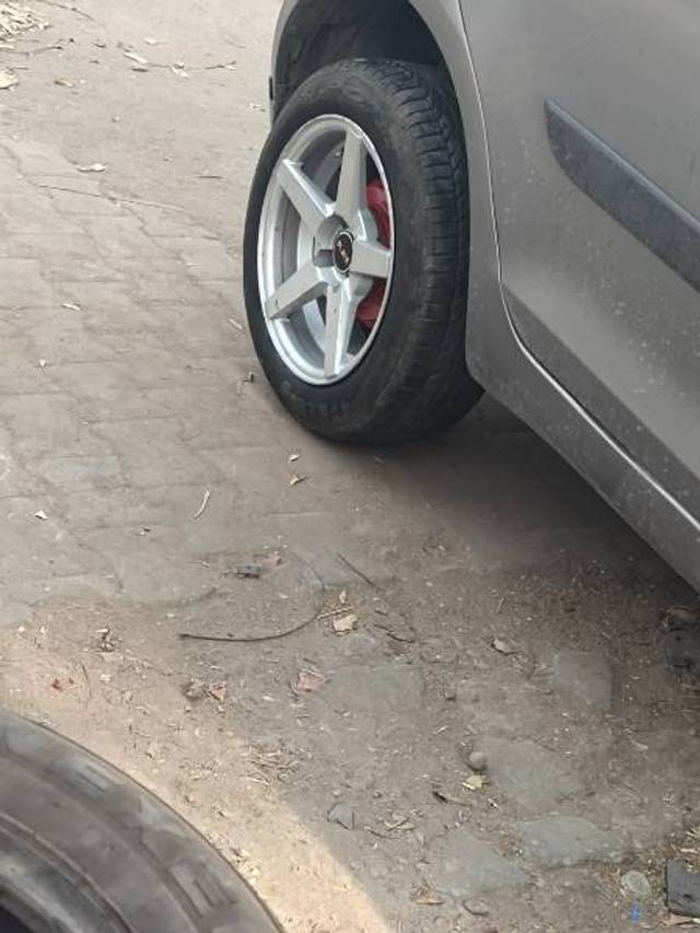 https://images10.gaadi.com/usedgaadi-sellcar/UsedCar/f56faa59a/1087925d-5ca5-444a-896a-49014162a226.jpg?imwidth=6400