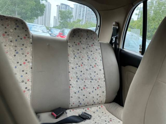 https://images10.gaadi.com/usedgaadi-sellcar/UsedCar/f56fc059a/e4f3684e-ea98-45a8-9568-e4b118e0fc11.jpeg?imwidth=6402