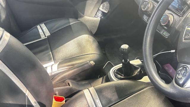 https://images10.gaadi.com/usedgaadi-sellcar/UsedCar/f56fc1aaa/1c55c8c0-3ecd-4a77-933f-d8233b479fb3.jpeg?imwidth=6402
