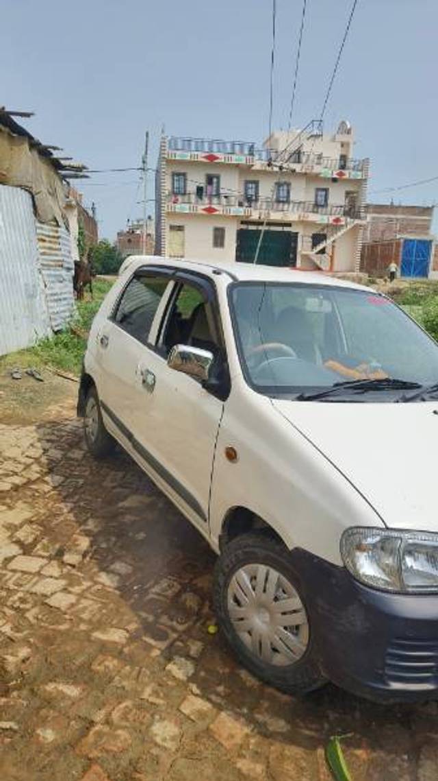 https://images10.gaadi.com/usedgaadi-sellcar/UsedCar/f57026c2a/ebf91f73-3343-4d7d-be4e-241a88cadd34.jpg?imwidth=6401