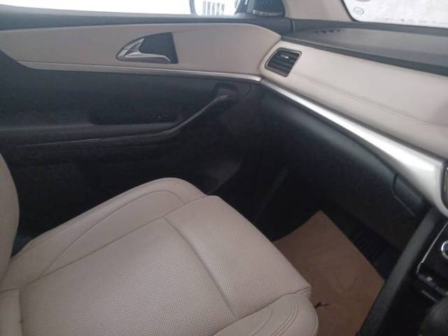 https://images10.gaadi.com/usedgaadi-sellcar/UsedCar/f57092b4a/146bee4f-ac54-4c20-8bbf-db34b4bdd59a.jpeg?imwidth=6402