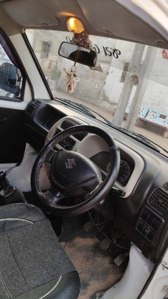 https://images10.gaadi.com/usedgaadi-sellcar/UsedCar/f570a8cca/bcba1635-2da9-437b-871c-e5e3125d3550.jpg?imwidth=6402