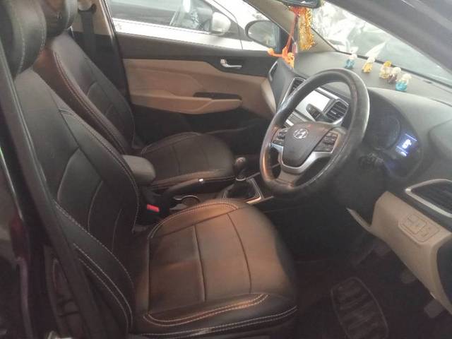 https://images10.gaadi.com/usedgaadi-sellcar/UsedCar/f57108efa/12d8dc92-b571-4cd8-88e7-71a74a503f6a.jpg?imwidth=6401