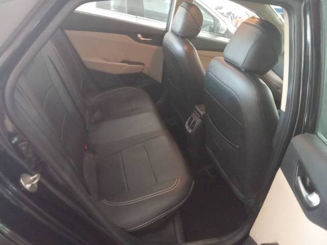 https://images10.gaadi.com/usedgaadi-sellcar/UsedCar/f57108efa/94259cb9-d3d8-44f1-80b1-618993dd1768.jpg?imwidth=6402
