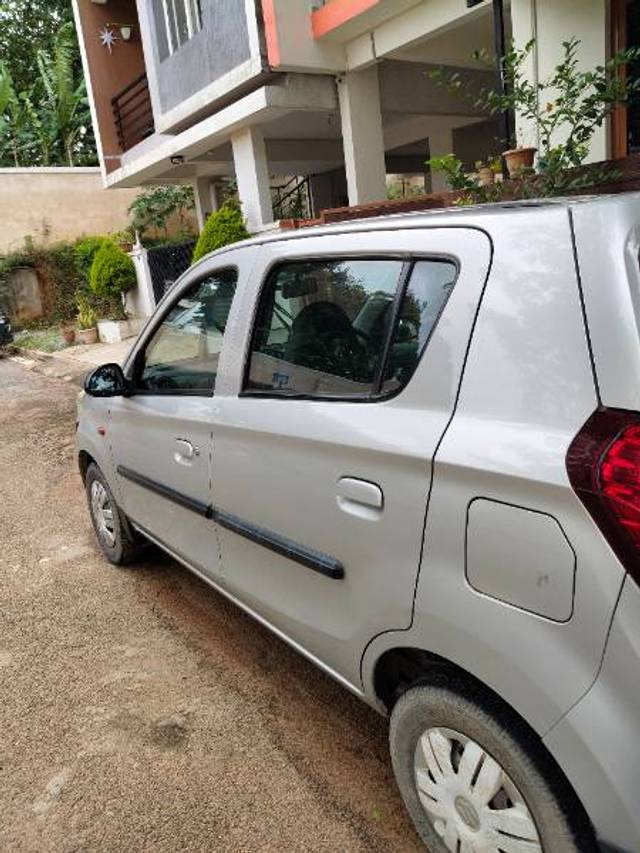 https://images10.gaadi.com/usedgaadi-sellcar/UsedCar/f5712513a/2a3c1b01-482e-43e9-89c7-ae52c52addc2.jpg?imwidth=6402