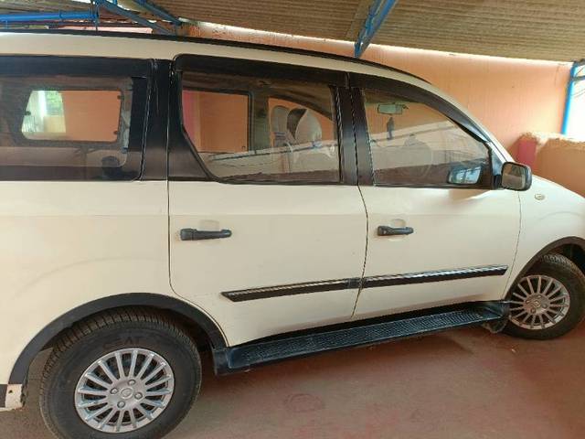 https://images10.gaadi.com/usedgaadi-sellcar/UsedCar/f5716befa/eeb775db-dd9f-40e2-b988-2e10f41b1ee5.jpg?imwidth=6402